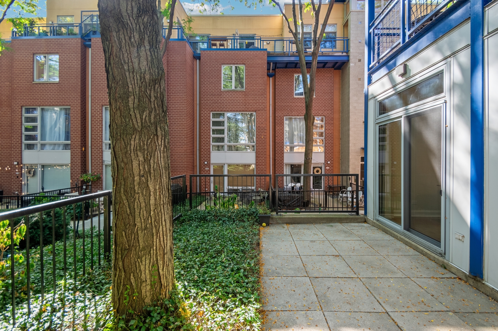 23 North Racine Avenue, Unit 405 Chicago, IL 60607 - Photo 18 of 23