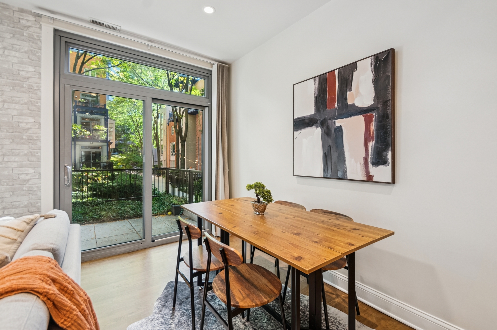 23 North Racine Avenue, Unit 405 Chicago, IL 60607 - Photo 5 of 23