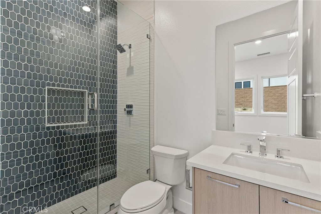 11864 Red Hawk Lane Porter Ranch, CA 91326 - Photo 13 of 19 Secondary Bathroom: Alta Loma Italianate - Ridge Collection at Bella Vista - Photo of another Alta Loma - Not actual home for sale - Home is still under construction