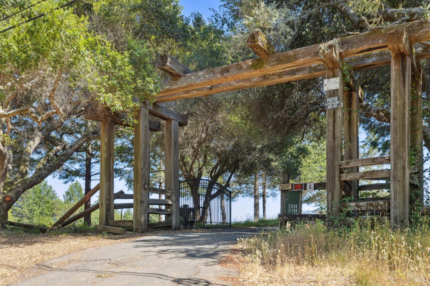 21540 Siri Road Guerneville, CA 95446 - Photo 94 of 99 a backyard of a house with lots of green space