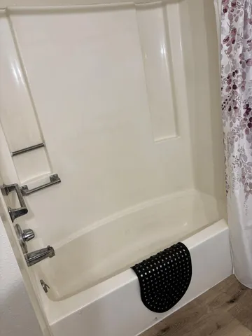 $665 | 102 Edgewood Street, Unit 4, New York Mills, MN 56567