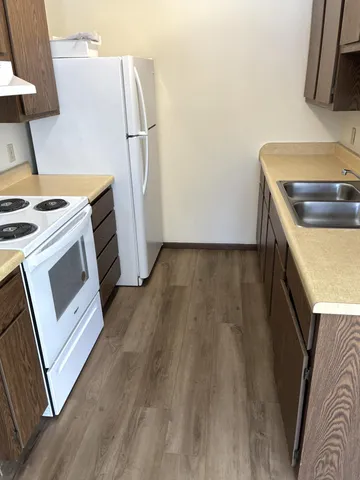 $665 | 102 Edgewood Street, Unit 4, New York Mills, MN 56567