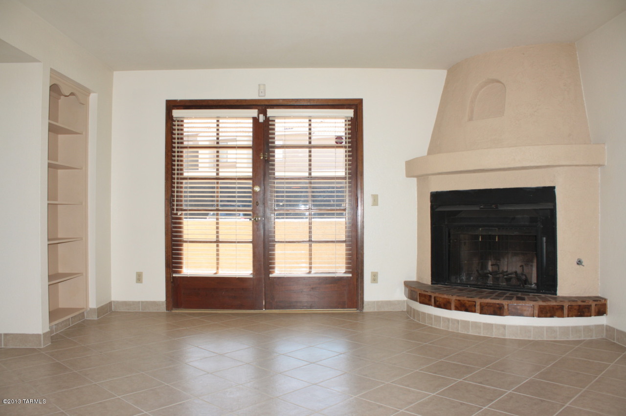 8255 North Oracle Road, Unit 107 Tucson, AZ 85704 - Photo 2 of 17