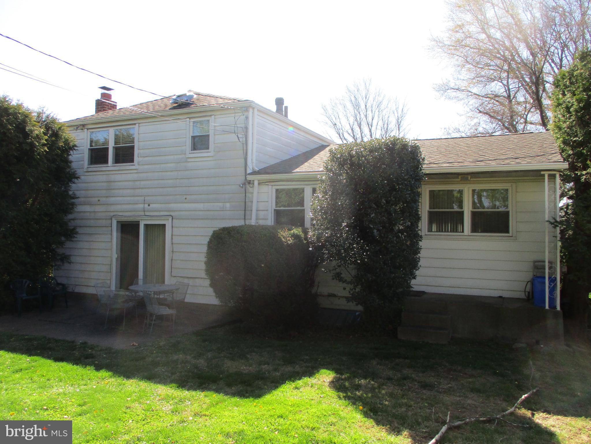 9710 Lochwood Road Philadelphia, PA 19115 - Photo 8 of 37 Exterior Rear