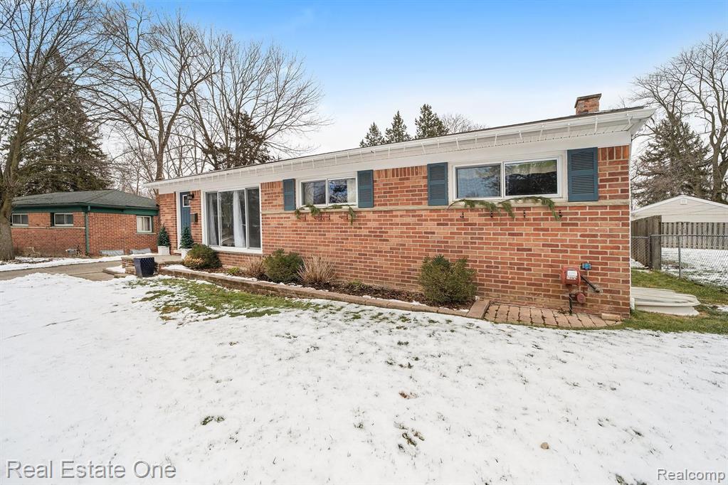 1276 Catalpa Drive Rochester, MI 48307 - Photo 3 of 28