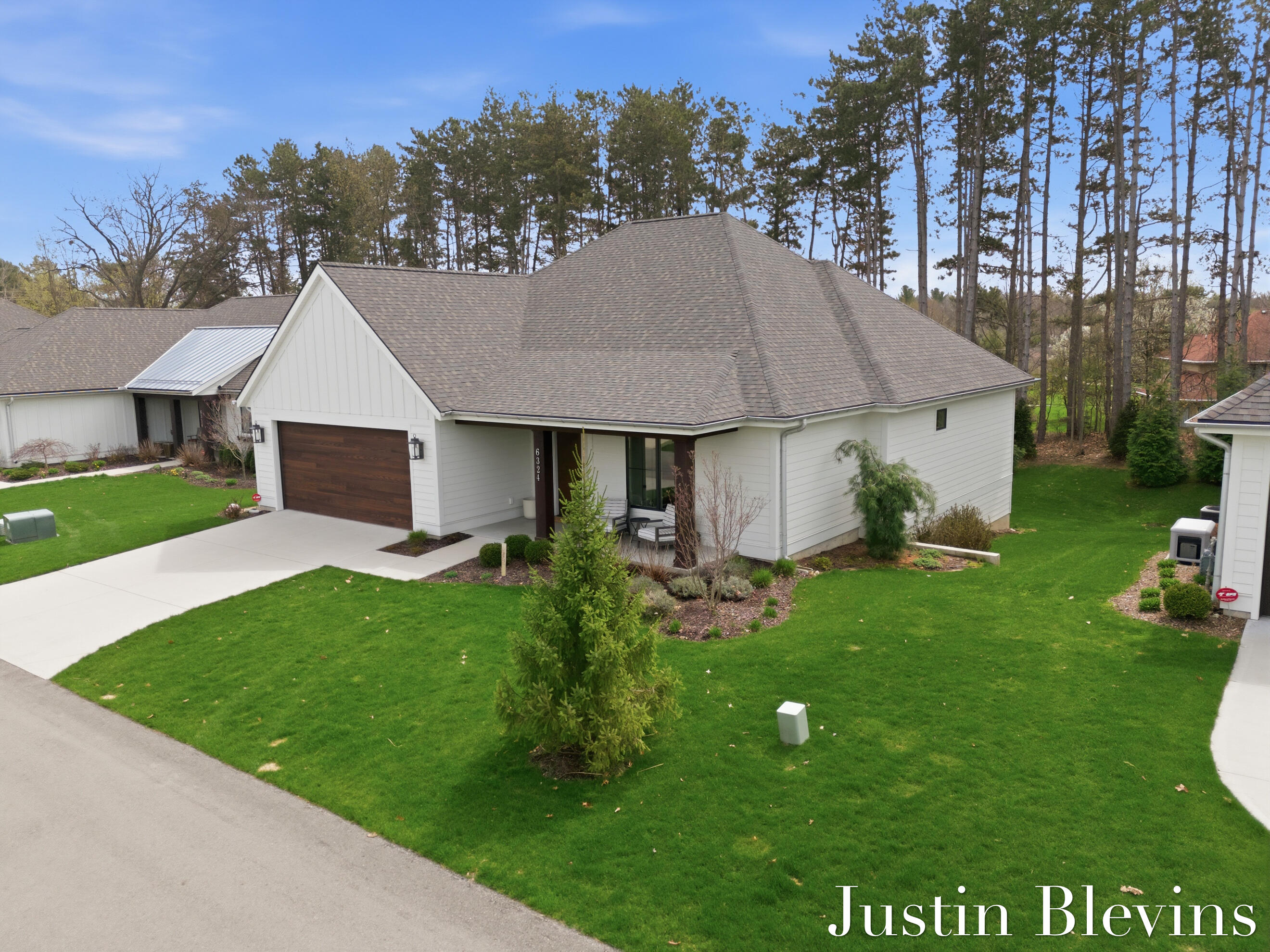 4668 Cascade Road Southeast, Unit 10 Grand Rapids, MI 49546 - Photo 2 of 34 DJI_20260417135023_0739_D
