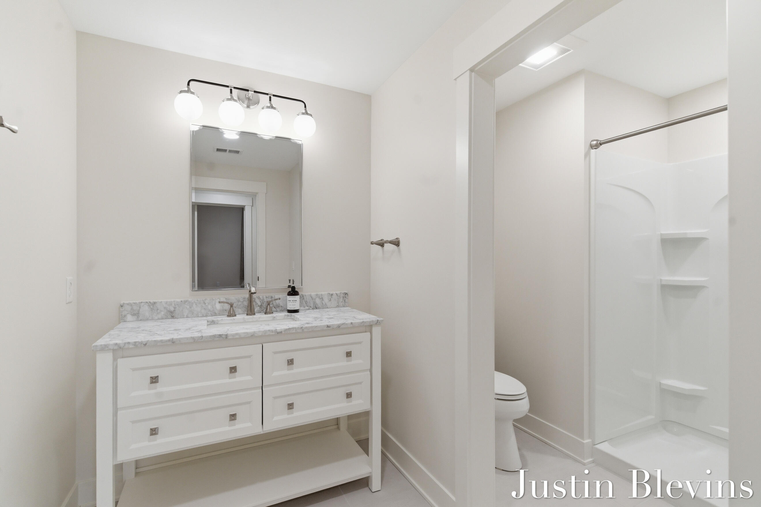 4668 Cascade Road Southeast, Unit 10 Grand Rapids, MI 49546 - Photo 31 of 34 DSC09575