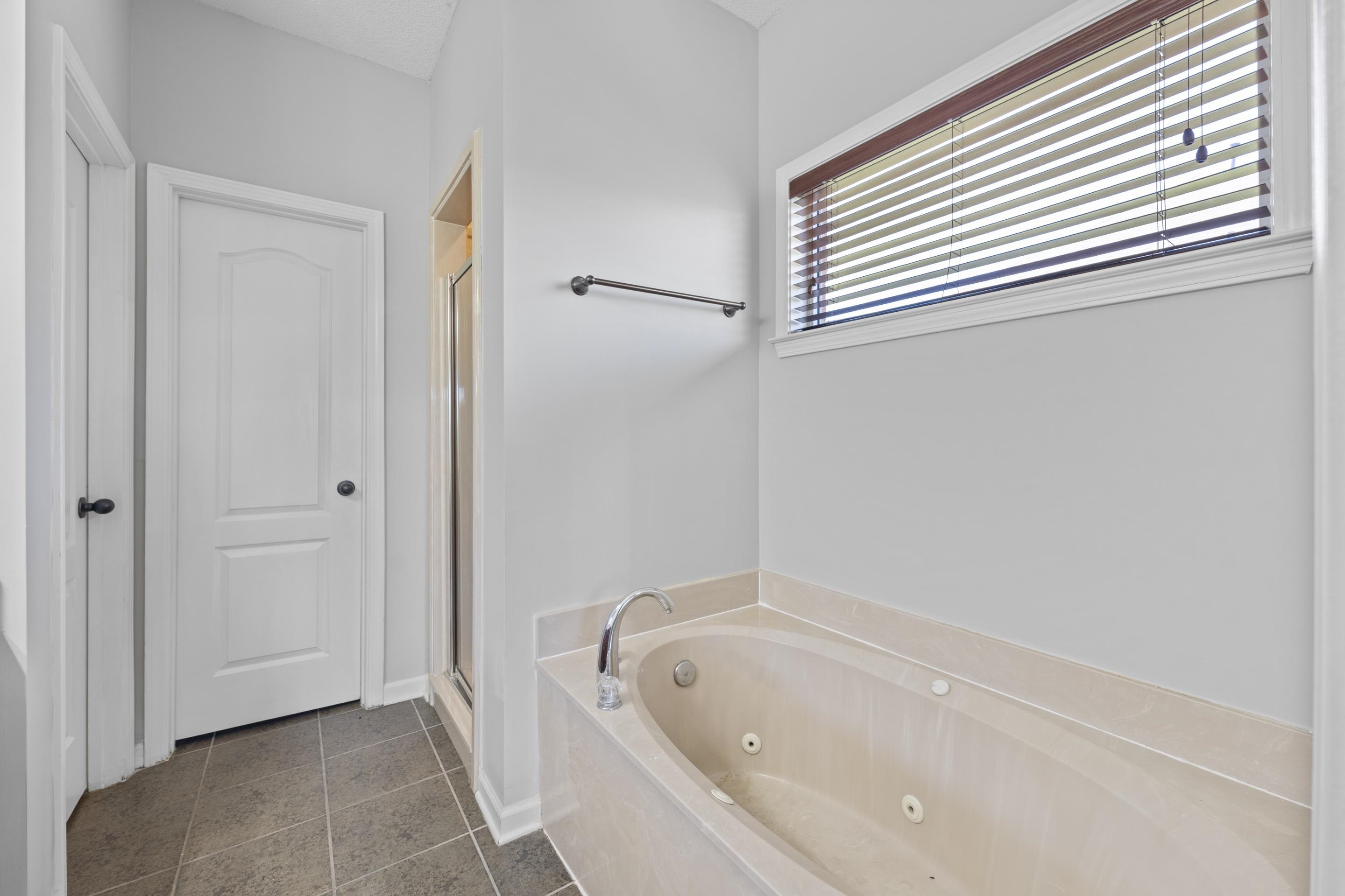 50 Abbey Road Oakland, TN 38060 - Photo 17 of 26 Deep soaking tub with jetted features