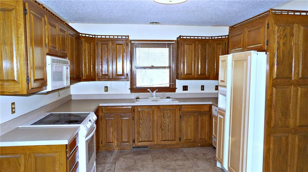 2425 Snow Creek Road Northeast Hickory, NC 28601 - Photo 10 of 35 Gallery Image 10