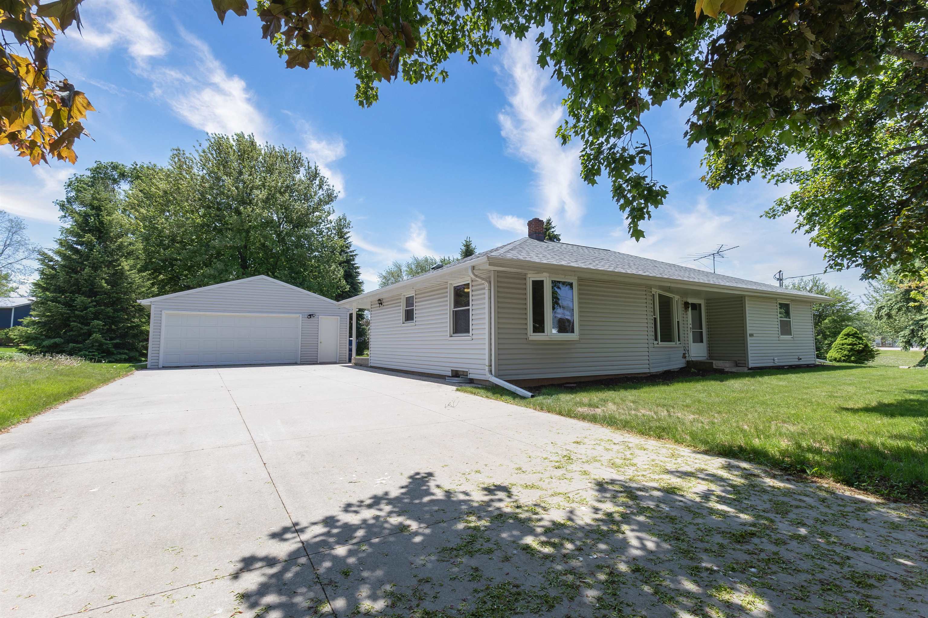 W2081 County Road South Freedom, WI 54130 - Photo 2 of 27
