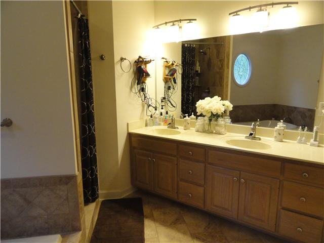 726 Vaughan Road Clarksville, TN 37043 - Photo 15 of 20 Gallery Image 15