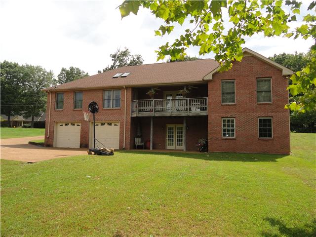 726 Vaughan Road Clarksville, TN 37043 - Photo 7 of 20 Gallery Image 7