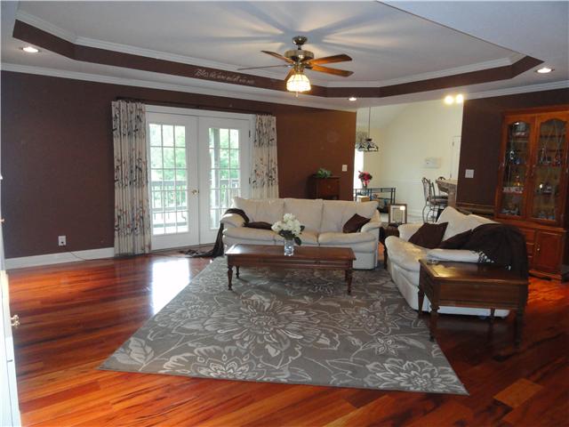 726 Vaughan Road Clarksville, TN 37043 - Photo 9 of 20 Gallery Image 9