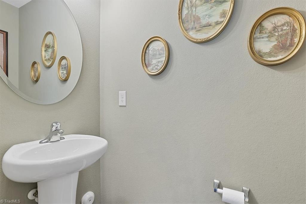 541 Barnes Road Winston-Salem, NC 27107 - Photo 27 of 35