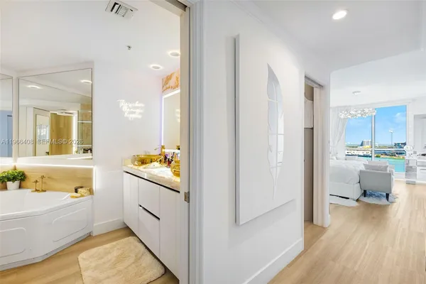 $15,500 | 848 Brickell Key Drive, Unit 1601, Miami, FL 33131