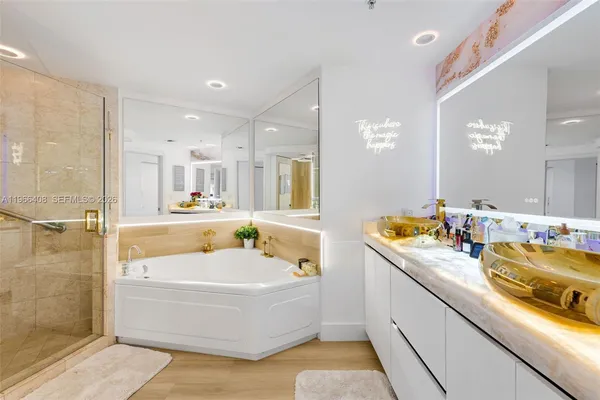 $15,500 | 848 Brickell Key Drive, Unit 1601, Miami, FL 33131