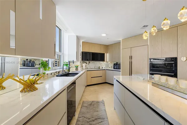 $15,500 | 848 Brickell Key Drive, Unit 1601, Miami, FL 33131