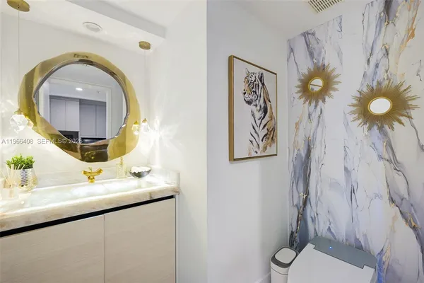 $15,500 | 848 Brickell Key Drive, Unit 1601, Miami, FL 33131