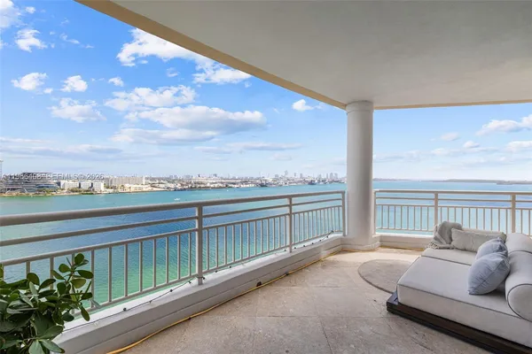 $15,500 | 848 Brickell Key Drive, Unit 1601, Miami, FL 33131