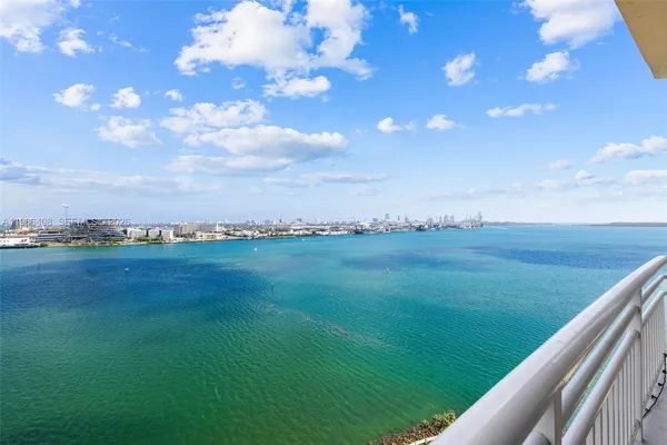 $15,500 | 848 Brickell Key Drive, Unit 1601, Miami, FL 33131