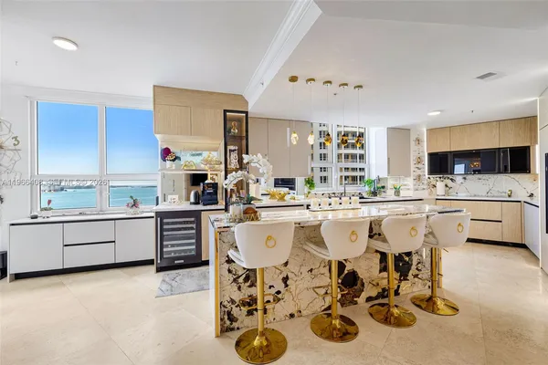 $15,500 | 848 Brickell Key Drive, Unit 1601, Miami, FL 33131