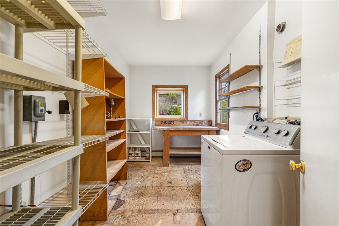 28 Byway Road Barrington, RI 02806 - Photo 12 of 35 Laundry/Wookshop