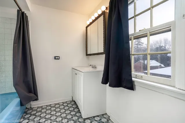 $740,000 | 6738 North Ionia Avenue, Chicago, IL 60646