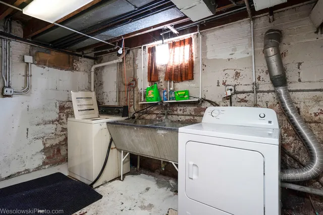 $740,000 | 6738 North Ionia Avenue, Chicago, IL 60646