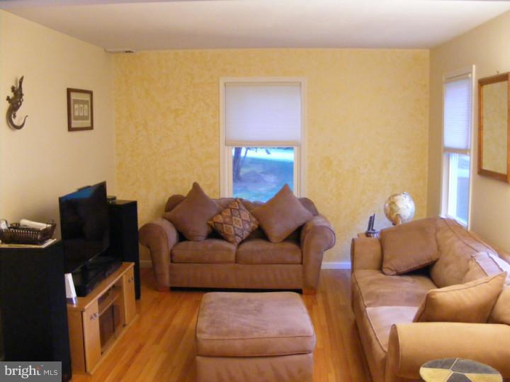 103 Ridgewood Circle Downingtown, PA 19335 - Photo 11 of 25 Gallery Image 11