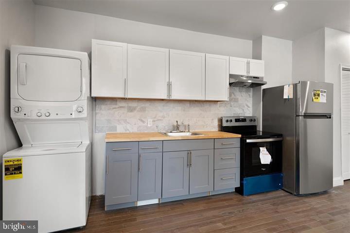 2316 North 9th Street, Unit 1 Philadelphia, PA 19133 - Photo 2 of 12 Kitchen view 1