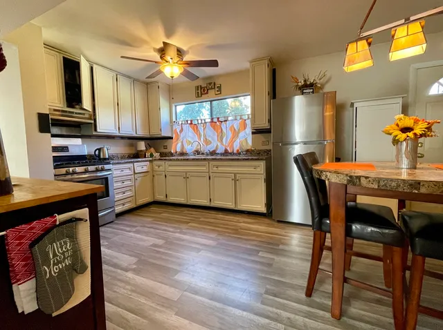 $192,500 | 3406 Seine Court, Hazel Crest, IL 60429