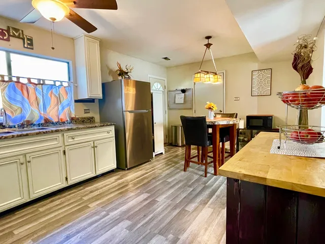 $192,500 | 3406 Seine Court, Hazel Crest, IL 60429