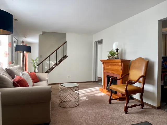 $192,500 | 3406 Seine Court, Hazel Crest, IL 60429