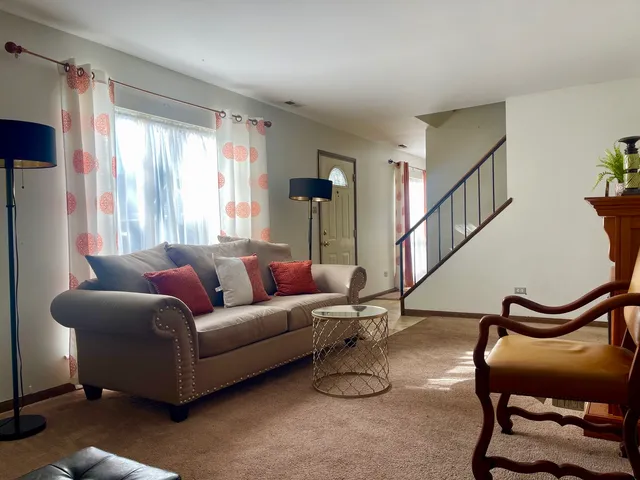 $192,500 | 3406 Seine Court, Hazel Crest, IL 60429