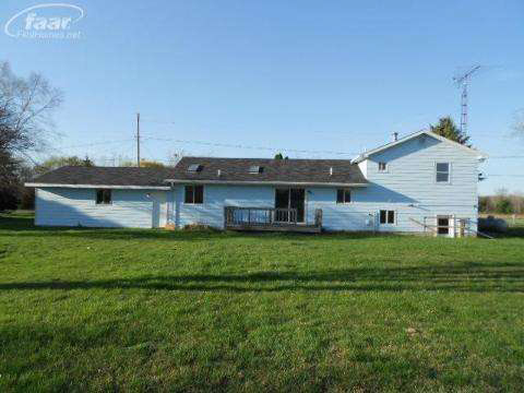 10381 West Stanley Road Flushing, MI 48433 - Photo 2 of 20 20145082-1.JPG