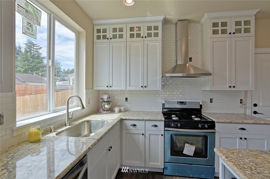 7207 Upper Ridge Road Everett, WA 98203 - Photo 12 of 23 Gallery Image 12