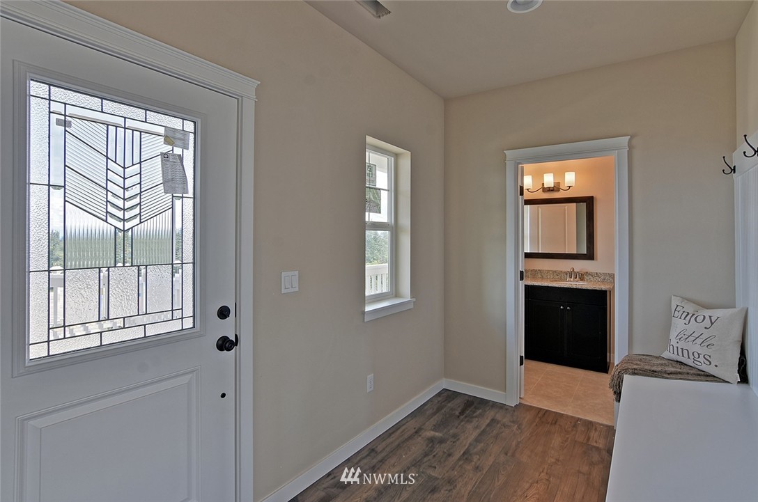 7207 Upper Ridge Road Everett, WA 98203 - Photo 5 of 23 Gallery Image 5