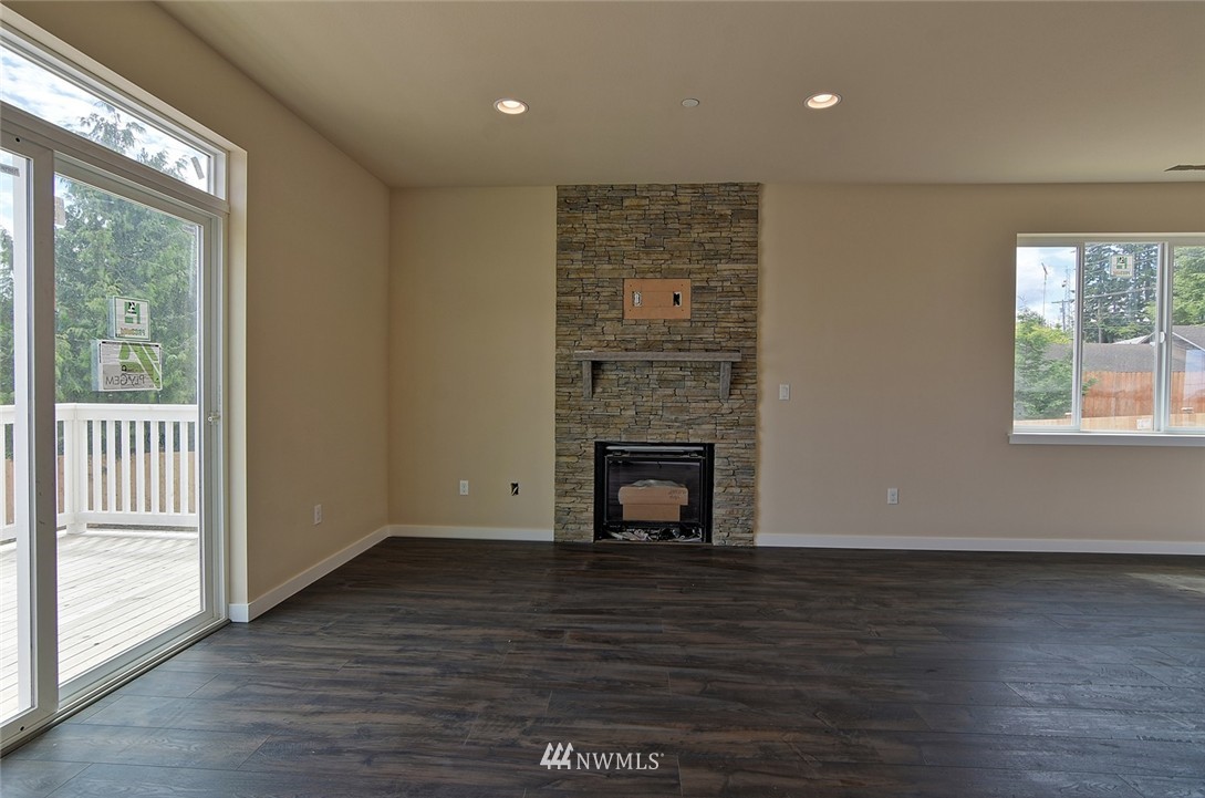 7207 Upper Ridge Road Everett, WA 98203 - Photo 9 of 23 Gallery Image 9