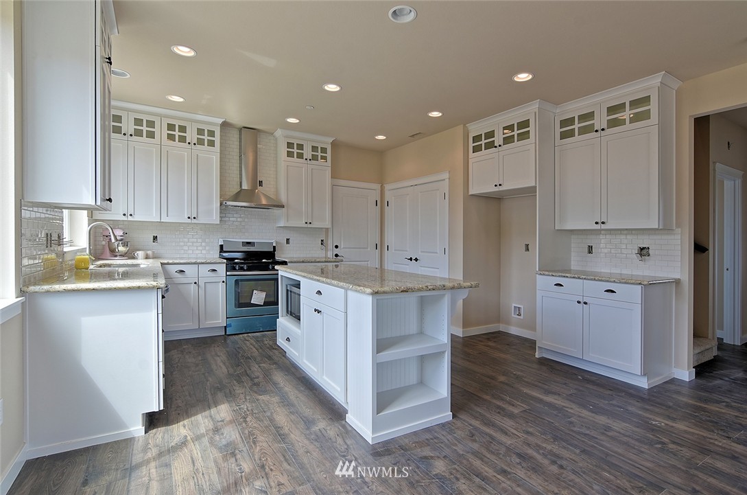 7207 Upper Ridge Road Everett, WA 98203 - Photo 10 of 23 Gallery Image 10