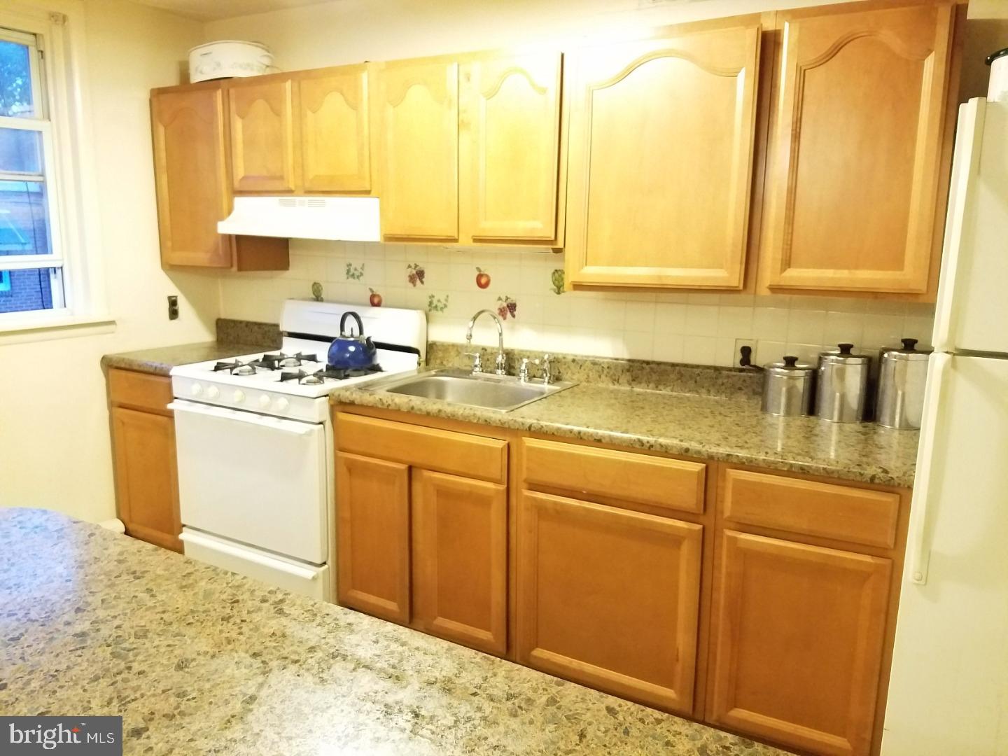 255 Glendale Road Upper Darby, PA 19082 - Photo 6 of 18