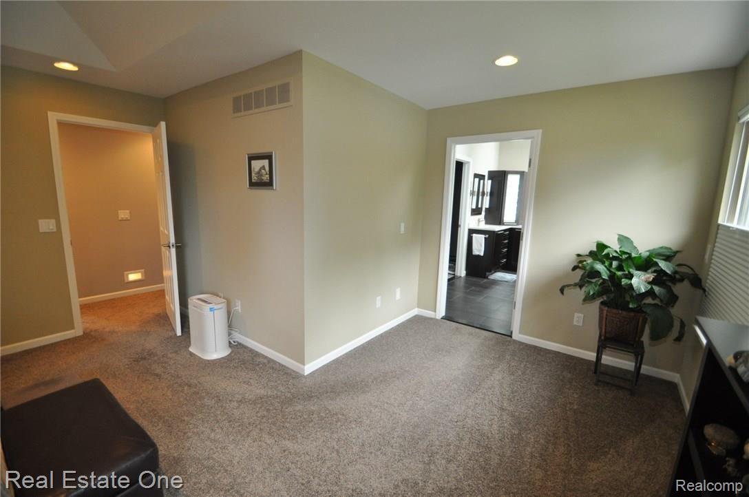600 Lehigh Road Rochester, MI 48307 - Photo 20 of 30 20.JPG