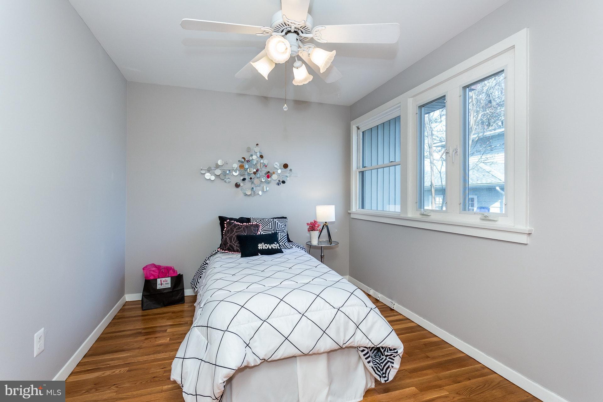 7204 Alger Road Falls Church, VA 22042 - Photo 21 of 30 Third Bedroom with big window