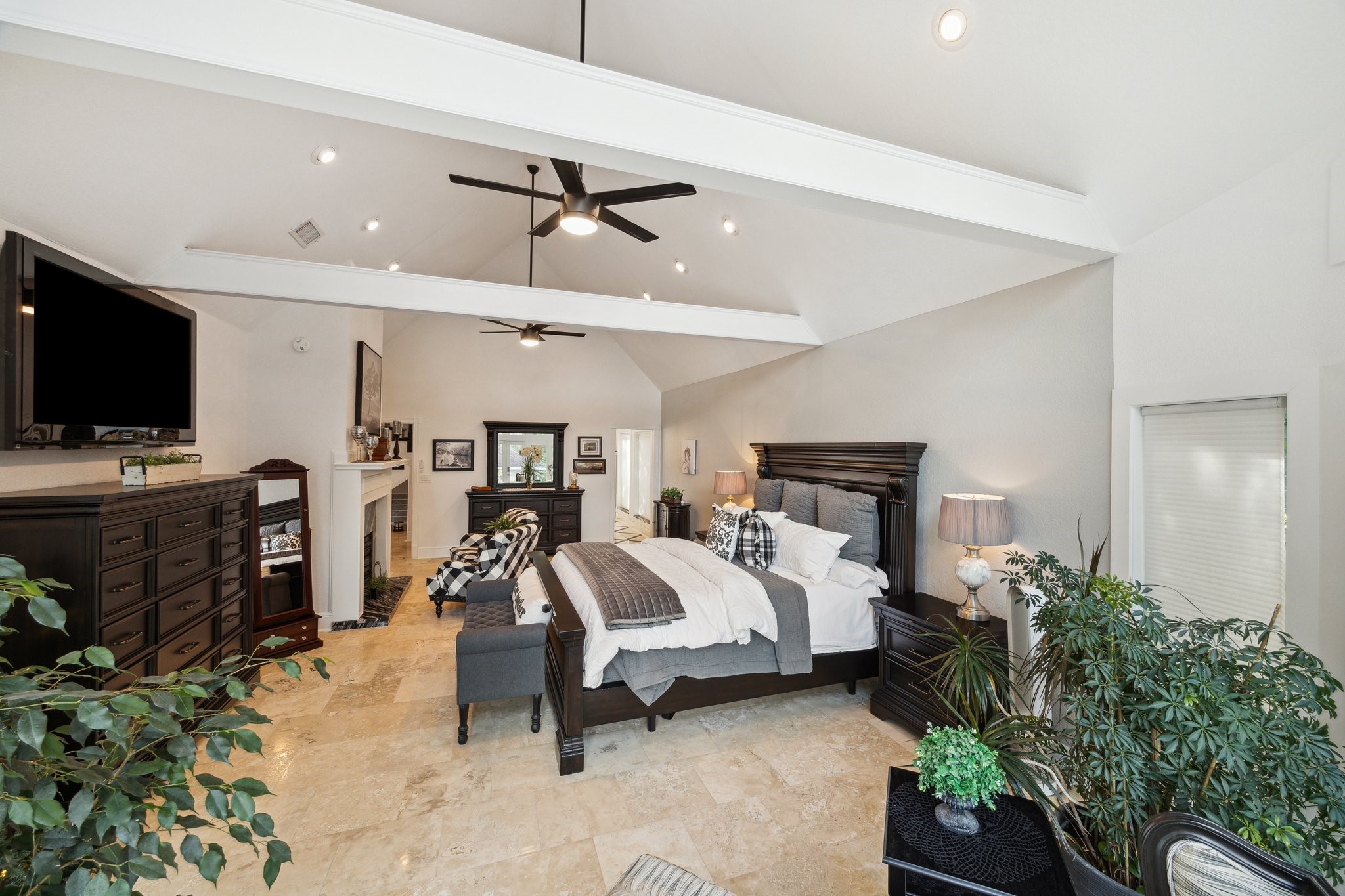 1917 Anchor Way Dickinson, TX 77539 - Photo 27 of 48 THIS VIEW LOOK TOWARDS THE PRIMARY BATH