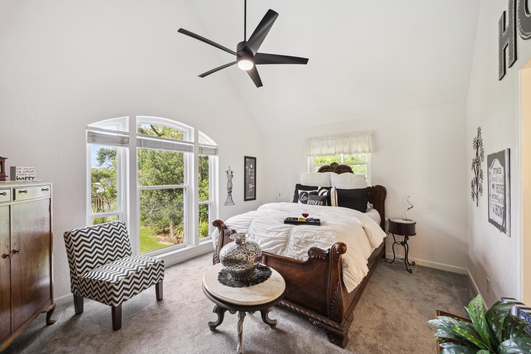 1917 Anchor Way Dickinson, TX 77539 - Photo 34 of 48 2ND BEDROOM OFFERS VIEWS TO THE BACK YARD OASIS AND WATER