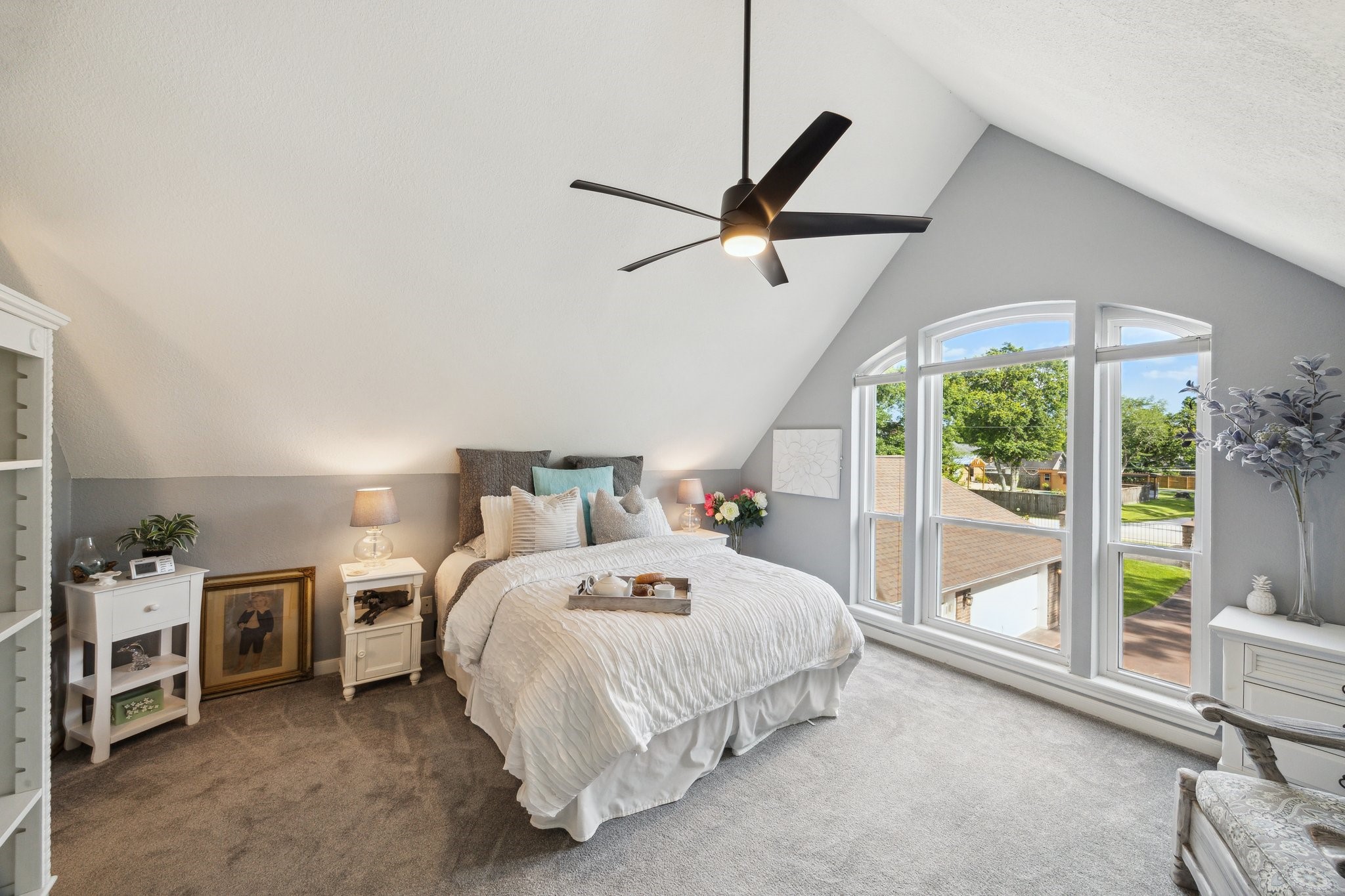 1917 Anchor Way Dickinson, TX 77539 - Photo 35 of 48 3RD BEDROOM HAS VIEWS TO THE GATED FRONT YARD