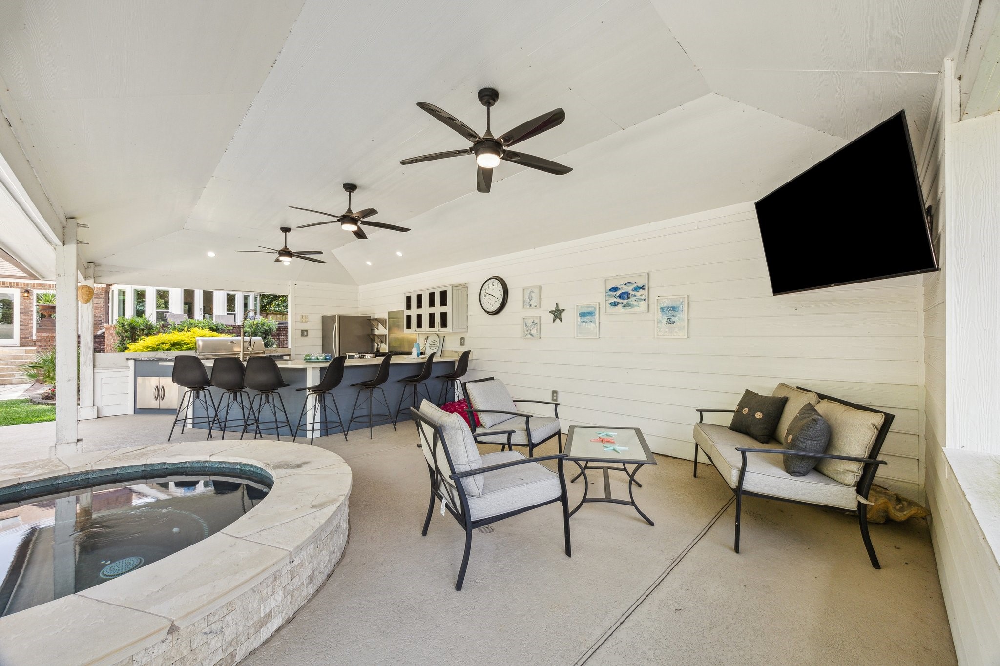 1917 Anchor Way Dickinson, TX 77539 - Photo 6 of 48 LOUNGE AROUND THE TV WITH FRIENDS WATCHING YOUR FAVORITE SPORT. HARDY BOARD SURROUNDS THE BUILDING INSIDE AND OUT.