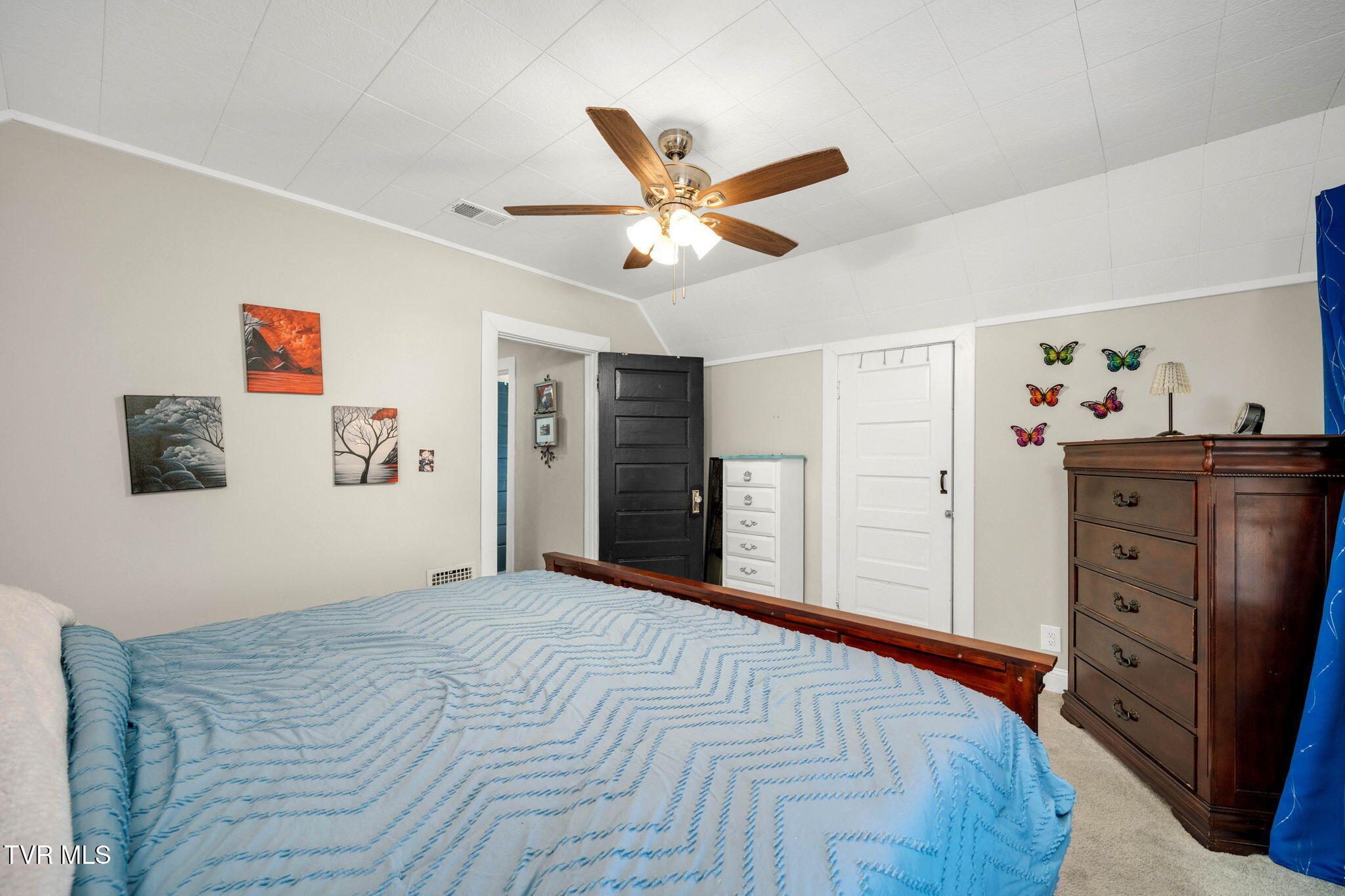 639 Ohio Avenue Erwin, TN 37650 - Photo 13 of 34 639_Ohio_Ave_Erwin_TN_Bedroom1
