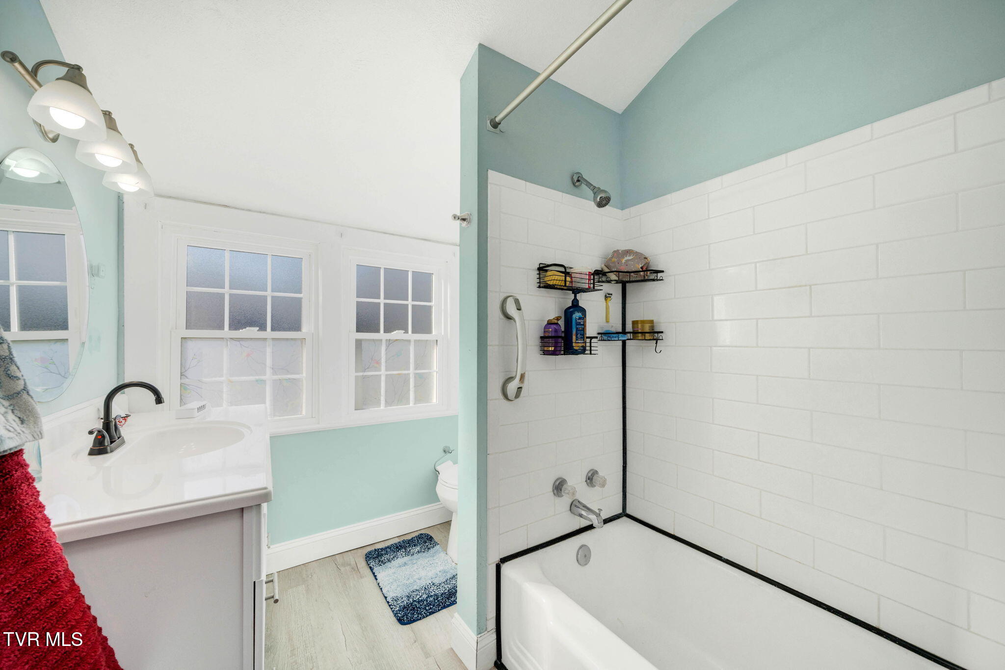 639 Ohio Avenue Erwin, TN 37650 - Photo 16 of 34 639_Ohio_Ave_Erwin_TN_FullBath