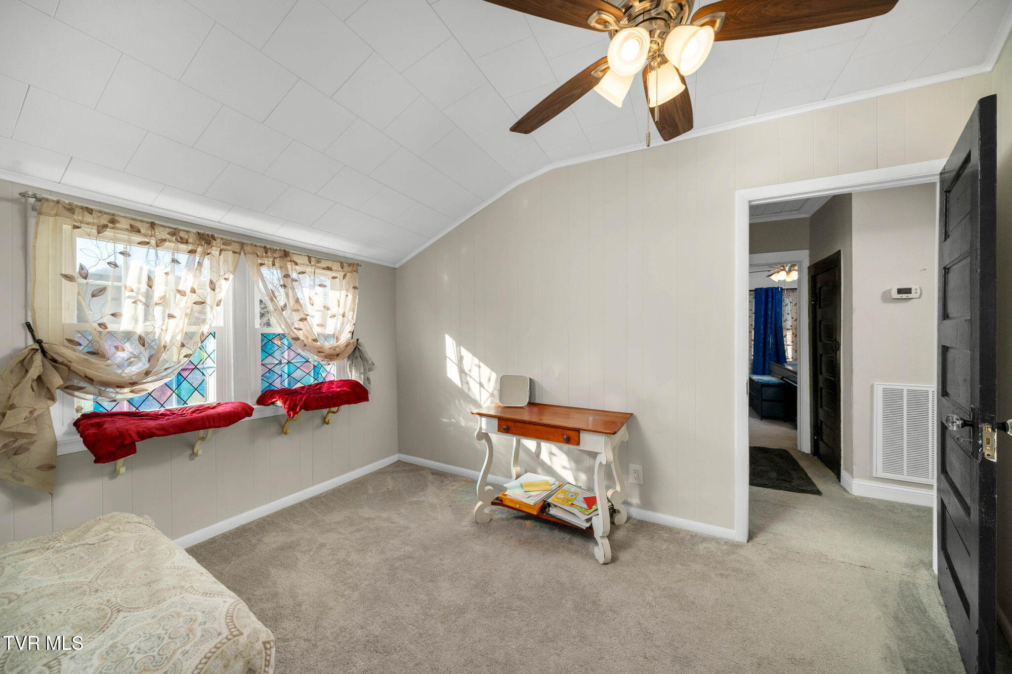 639 Ohio Avenue Erwin, TN 37650 - Photo 17 of 34 639_Ohio_Ave_Erwin_TN_Bedroom2