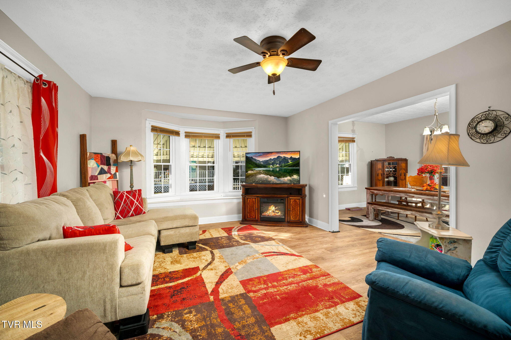 639 Ohio Avenue Erwin, TN 37650 - Photo 2 of 34 639_Ohio_Ave_Erwin_TN_LivingRoom2